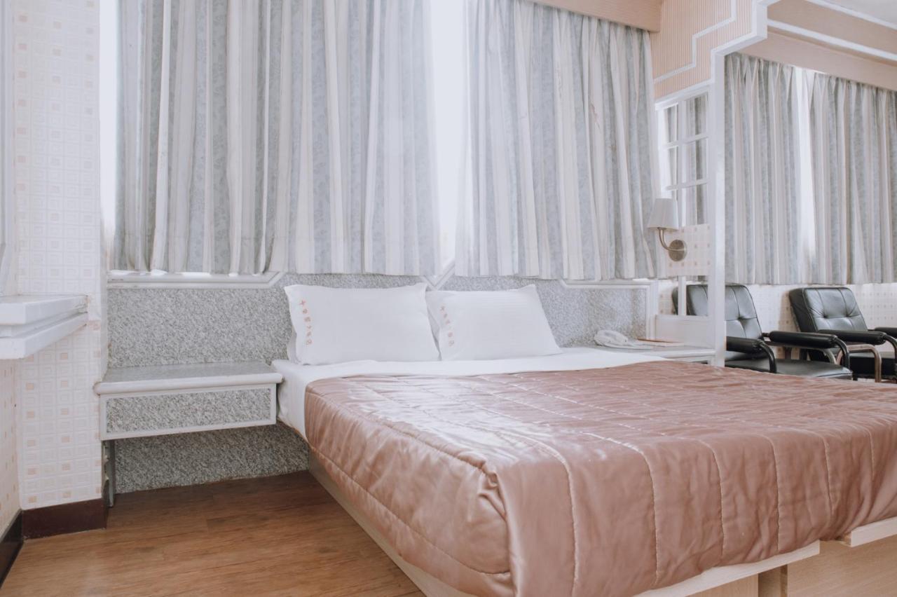 Tong Hsin Hotel Pingtung Esterno foto