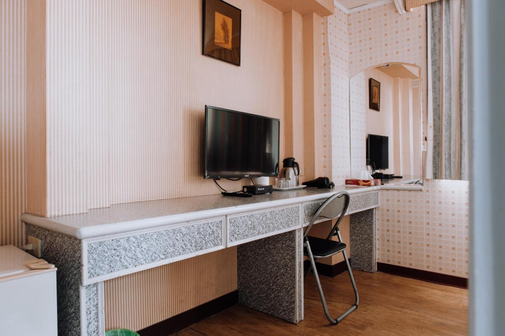 Tong Hsin Hotel Pingtung Esterno foto