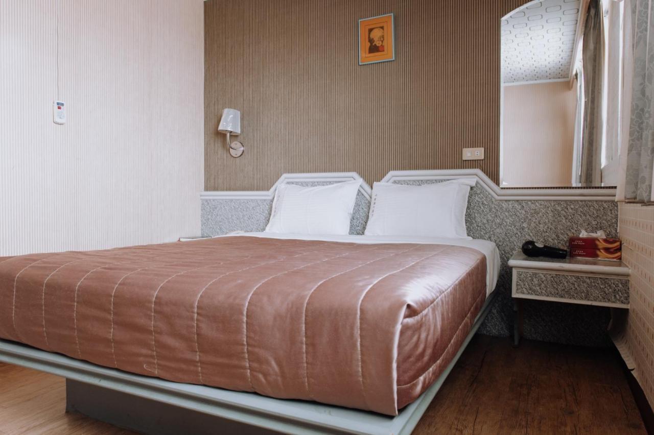 Tong Hsin Hotel Pingtung Esterno foto