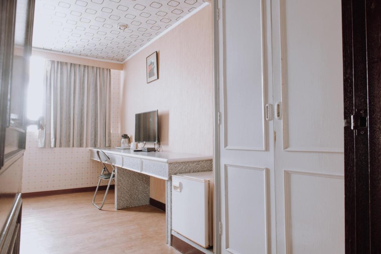 Tong Hsin Hotel Pingtung Esterno foto