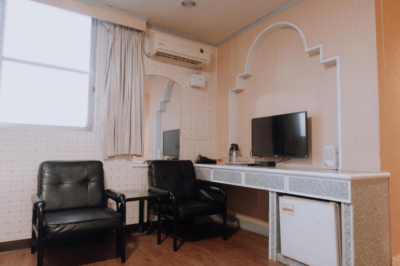 Tong Hsin Hotel Pingtung Esterno foto